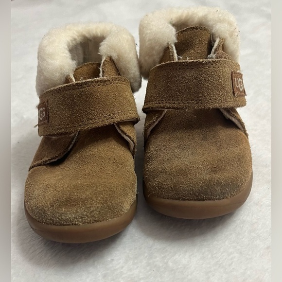 UGG Toddler 7 Nolen chestnut boot with sheep fur - Picture 1 of 7